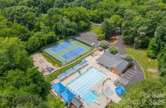2814 winding oak Drive, Charlotte, NC 28270