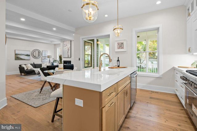 5412 21ST ST N, Arlington, VA 22205