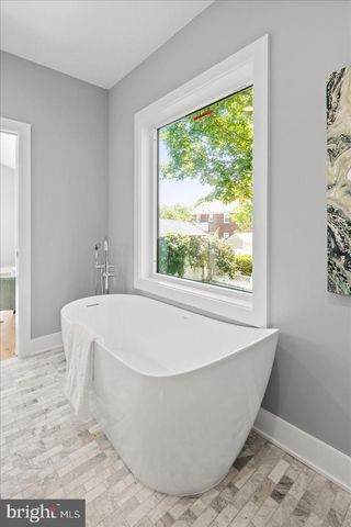 5412 21ST ST N, Arlington, VA 22205