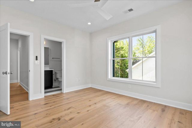 5412 21ST ST N, Arlington, VA 22205