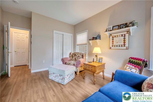 36 Glenmoor Circle North, Palmer Twp, PA 18045