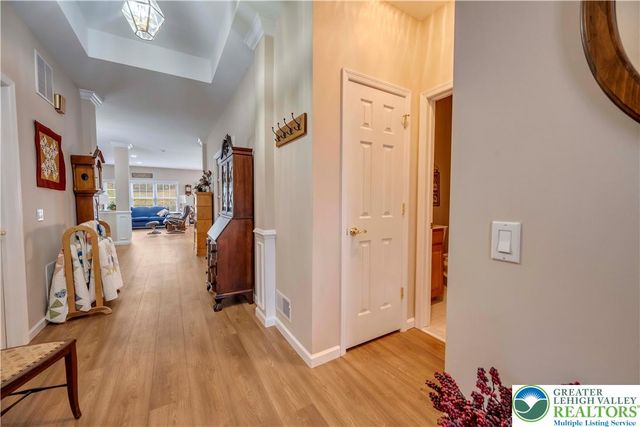 36 Glenmoor Circle North, Palmer Twp, PA 18045
