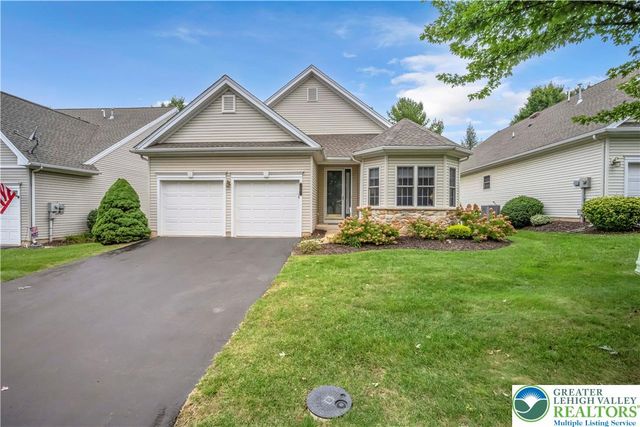 36 Glenmoor Circle North, Palmer Twp, PA 18045