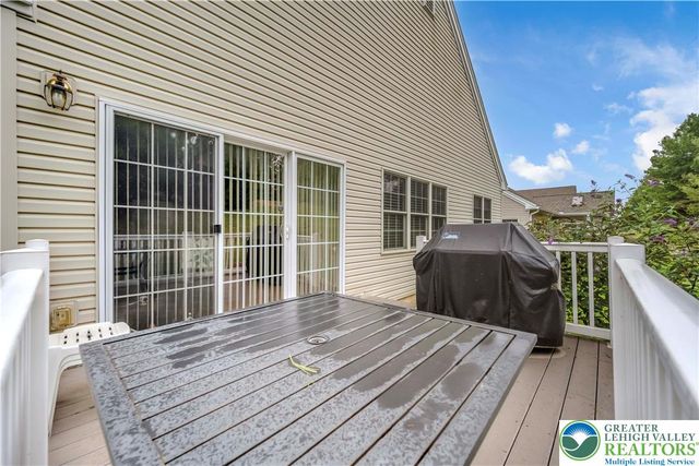 36 Glenmoor Circle North, Palmer Twp, PA 18045