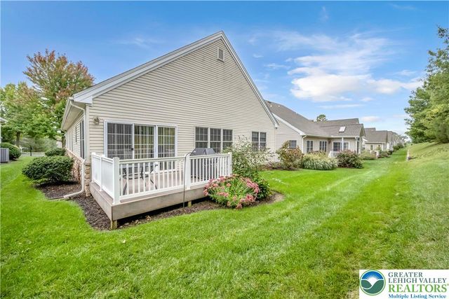 36 Glenmoor Circle North, Palmer Twp, PA 18045