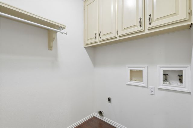 109 Mccullar Road, Burleson, TX 76028