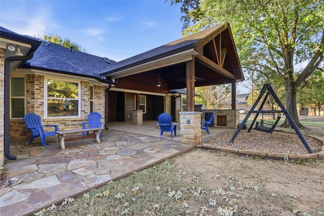109 Mccullar Road, Burleson, TX 76028