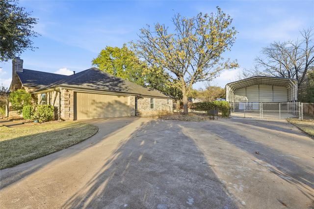 109 Mccullar Road, Burleson, TX 76028