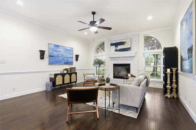 109 Mccullar Road, Burleson, TX 76028