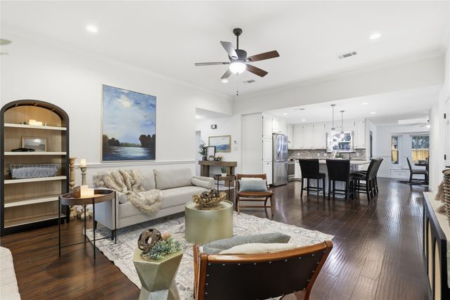 109 Mccullar Road, Burleson, TX 76028