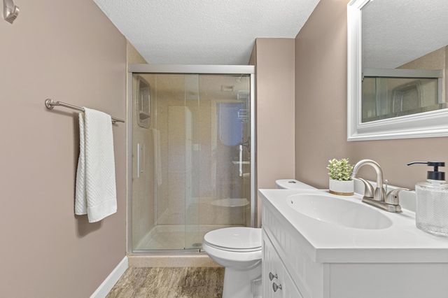 14350 92nd Avenue N, Maple Grove, MN 55369