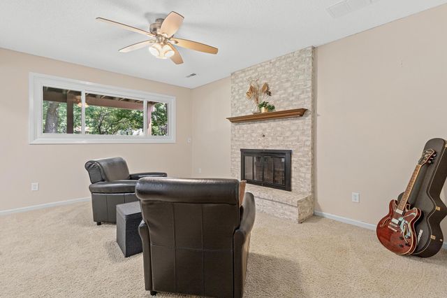 14350 92nd Avenue N, Maple Grove, MN 55369