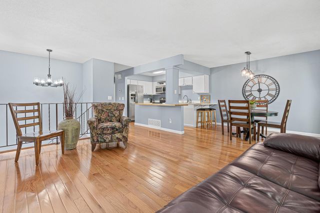 14350 92nd Avenue N, Maple Grove, MN 55369