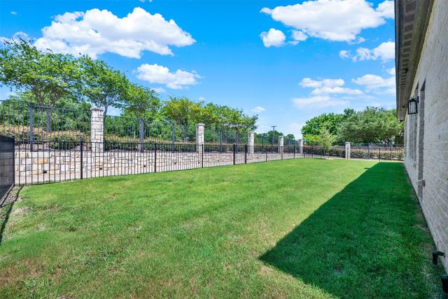 3700 Creek View Drive, Mckinney, TX 75071