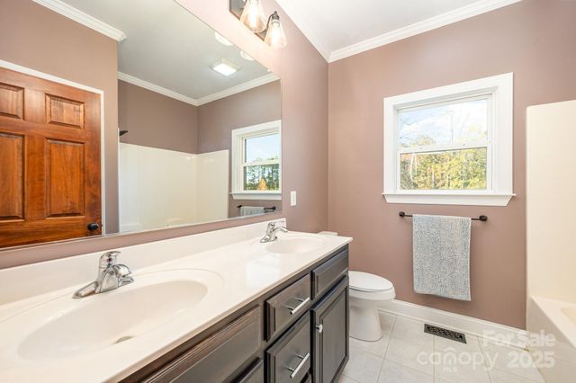 182 Canal Drive, Statesville, NC 28677