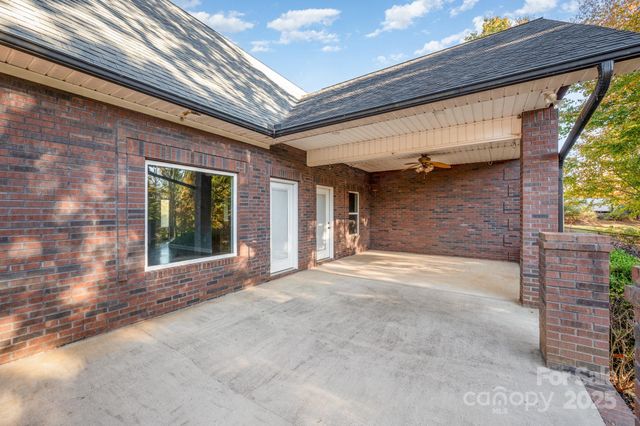 182 Canal Drive, Statesville, NC 28677