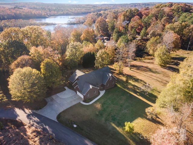 182 Canal Drive, Statesville, NC 28677