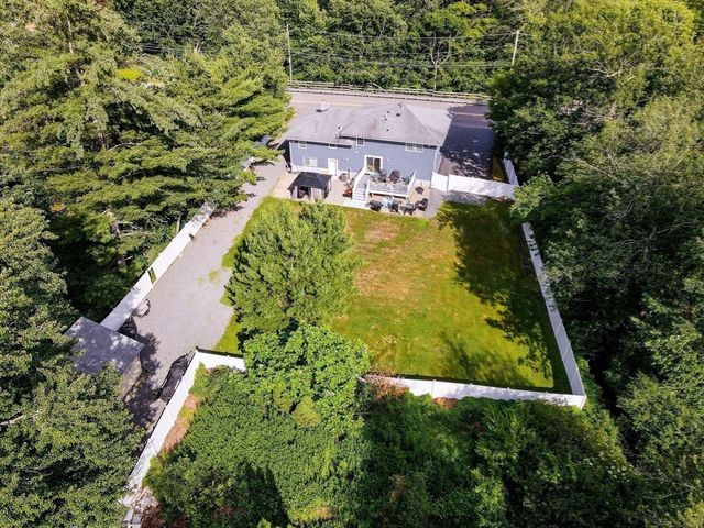 230 North St, Tewksbury, MA 01876