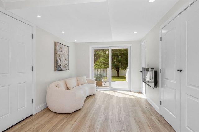 230 North St, Tewksbury, MA 01876