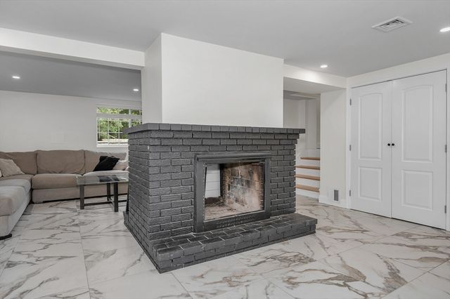 230 North St, Tewksbury, MA 01876