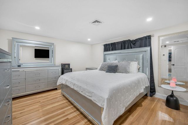 230 North St, Tewksbury, MA 01876