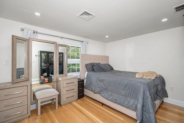 230 North St, Tewksbury, MA 01876