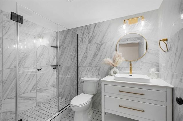 230 North St, Tewksbury, MA 01876