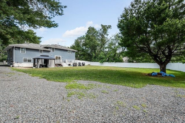230 North St, Tewksbury, MA 01876