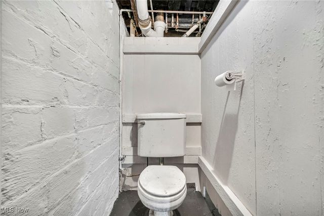 18416 Winslow Road, Shaker Heights, OH 44122