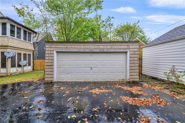 18416 Winslow Road, Shaker Heights, OH 44122