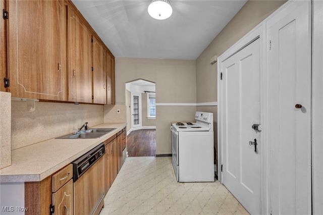 18416 Winslow Road, Shaker Heights, OH 44122