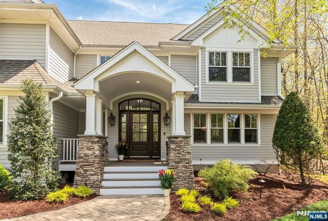 8 Mill Glen Court, Upper Saddle River, NJ 07458