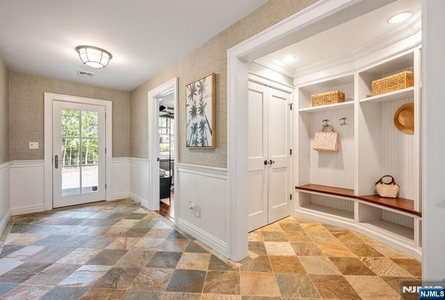 8 Mill Glen Court, Upper Saddle River, NJ 07458