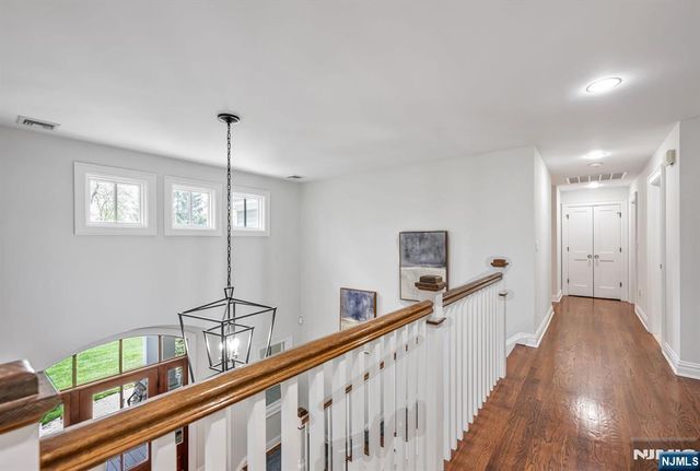 8 Mill Glen Court, Upper Saddle River, NJ 07458