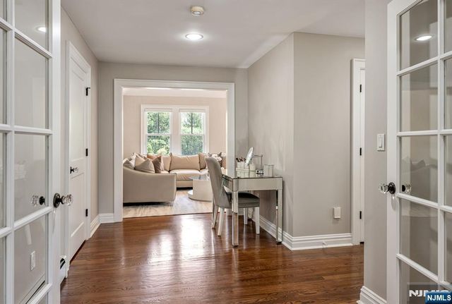 8 Mill Glen Court, Upper Saddle River, NJ 07458