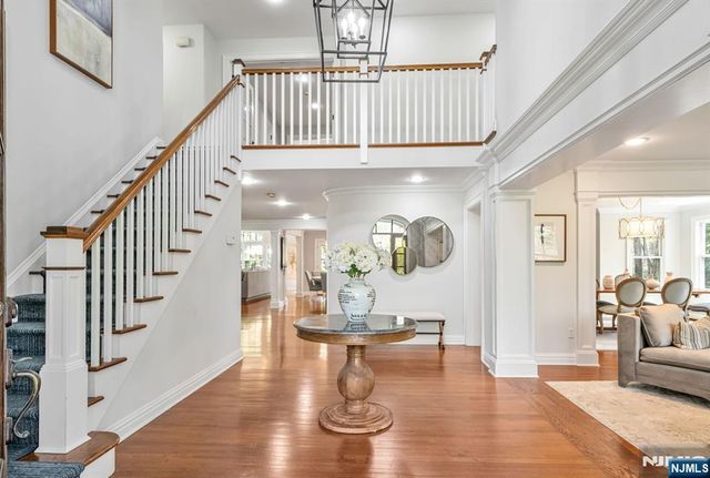 8 Mill Glen Court, Upper Saddle River, NJ 07458