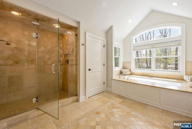 8 Mill Glen Court, Upper Saddle River, NJ 07458