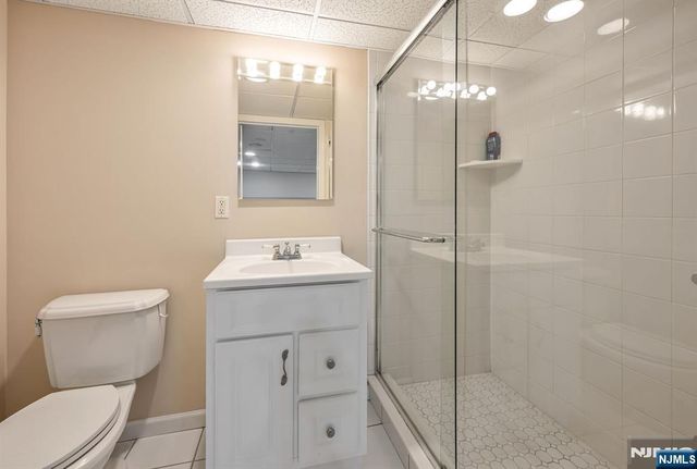 8 Mill Glen Court, Upper Saddle River, NJ 07458