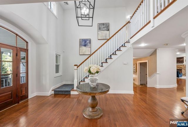 8 Mill Glen Court, Upper Saddle River, NJ 07458