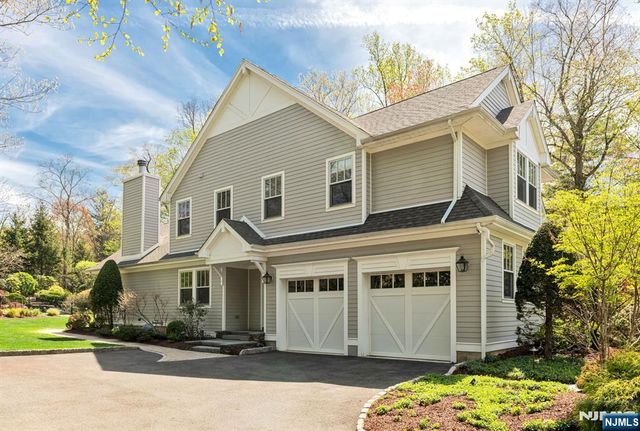 8 Mill Glen Court, Upper Saddle River, NJ 07458