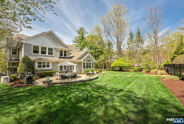 8 Mill Glen Court, Upper Saddle River, NJ 07458