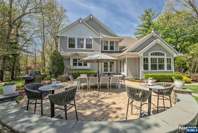 8 Mill Glen Court, Upper Saddle River, NJ 07458