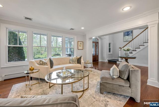 8 Mill Glen Court, Upper Saddle River, NJ 07458