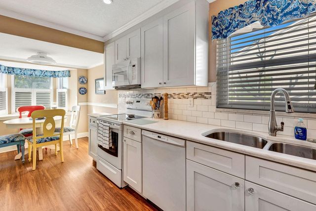 9421 KINGSTON DRIVE, Bradenton, FL 34210