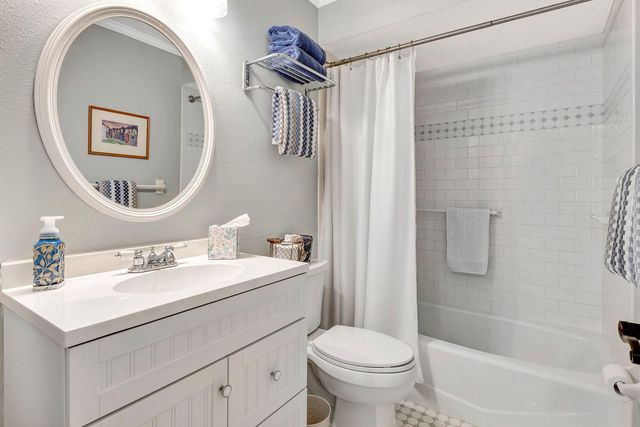 9421 KINGSTON DRIVE, Bradenton, FL 34210