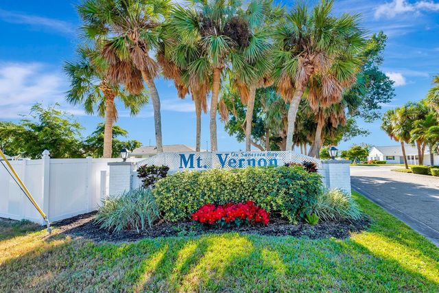 9421 KINGSTON DRIVE, Bradenton, FL 34210