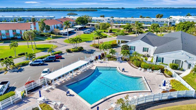 9421 KINGSTON DRIVE, Bradenton, FL 34210