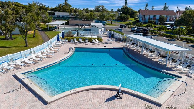 9421 KINGSTON DRIVE, Bradenton, FL 34210