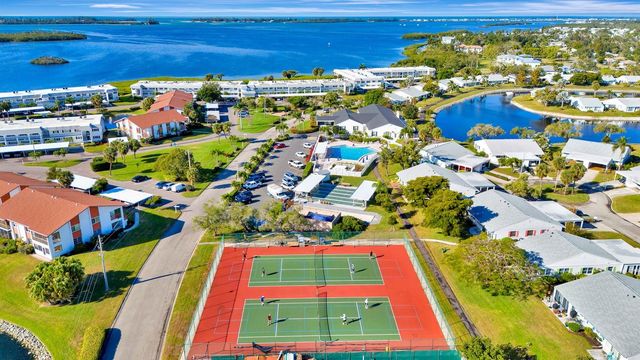 9421 KINGSTON DRIVE, Bradenton, FL 34210