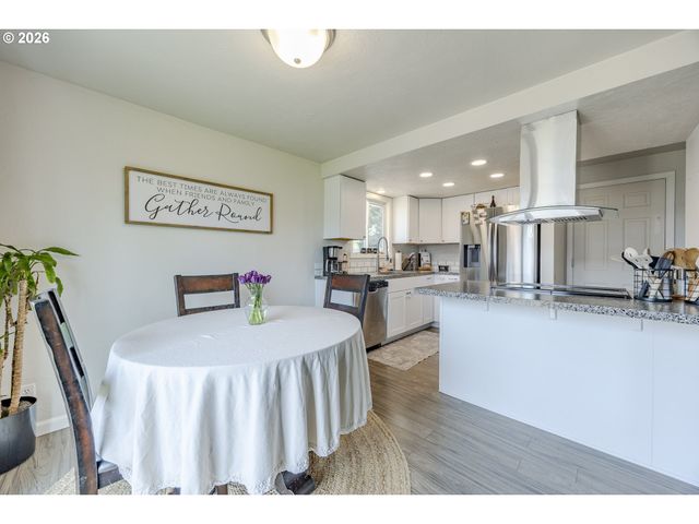 1530 DOLA St, Eugene, OR 97402